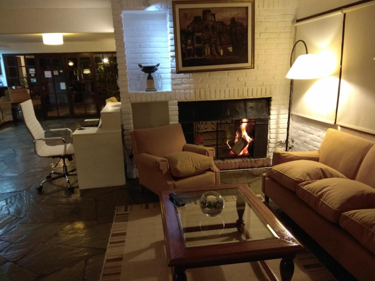 Hotel Camelot بونتا دل استي المظهر الخارجي الصورة